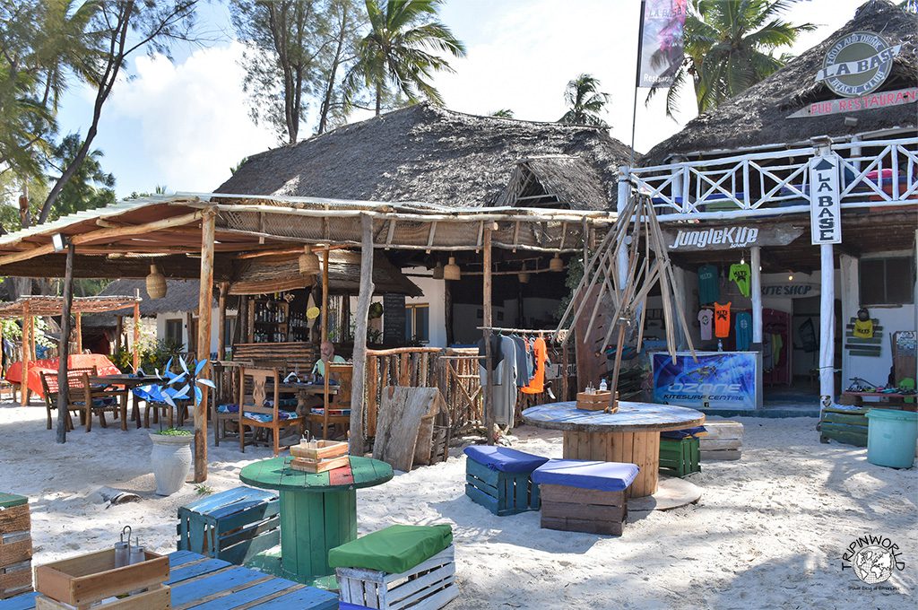 kiwengwa zanzibar bar in spiaggia