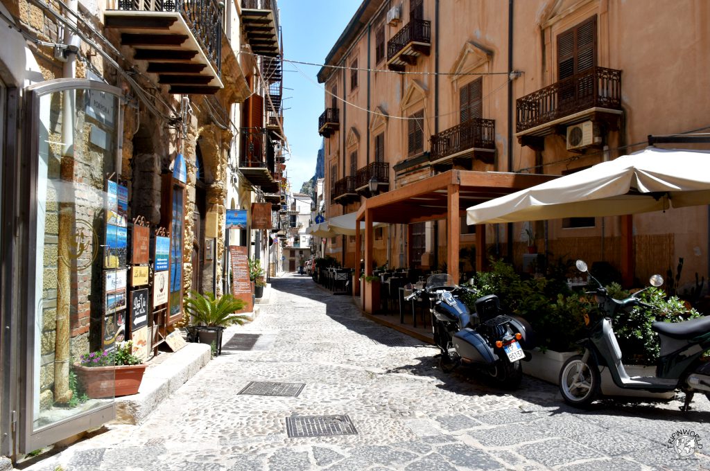 cefalù sicilia vie del centro storico