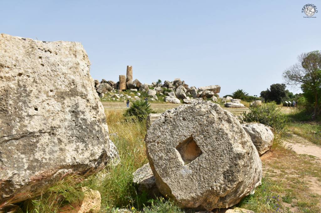 parco archeologico selinunte pezzi di colonne