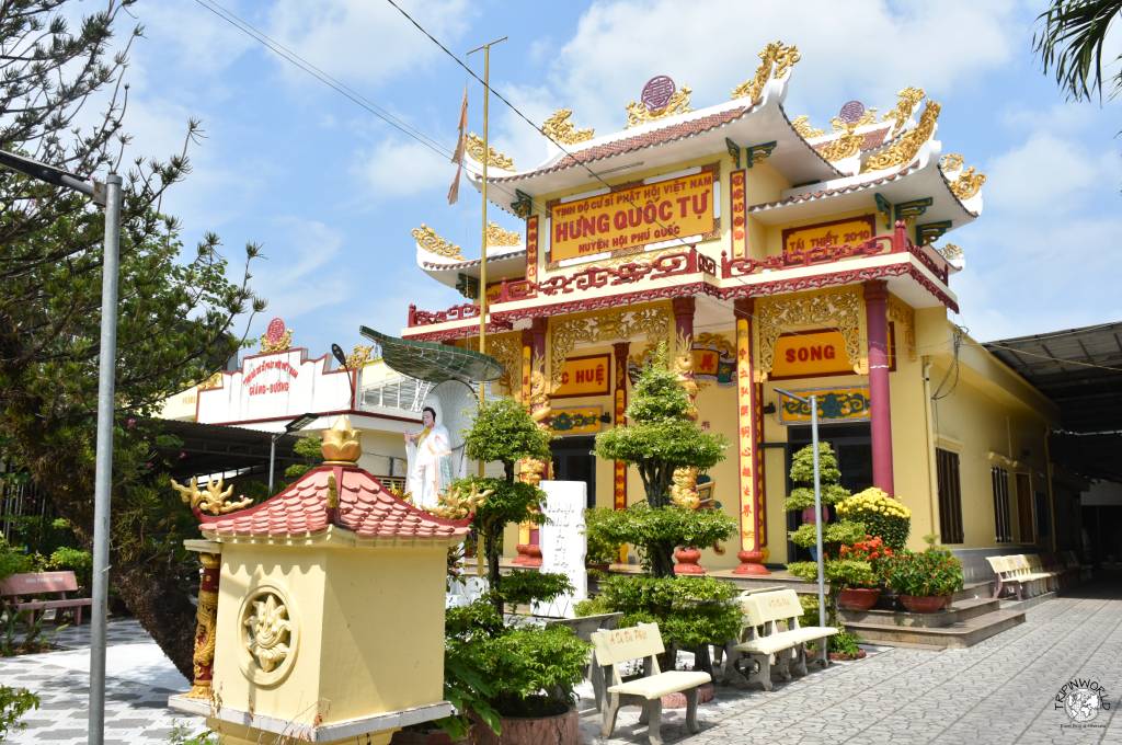 templi buddisti interno pagoda hưng quốc tự 