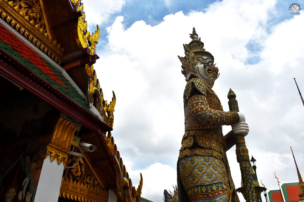 templi di bangkok guardie giganti