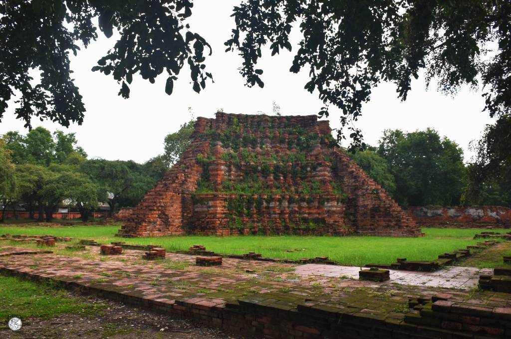 ayutthaya wat wora pho stupa piramidale