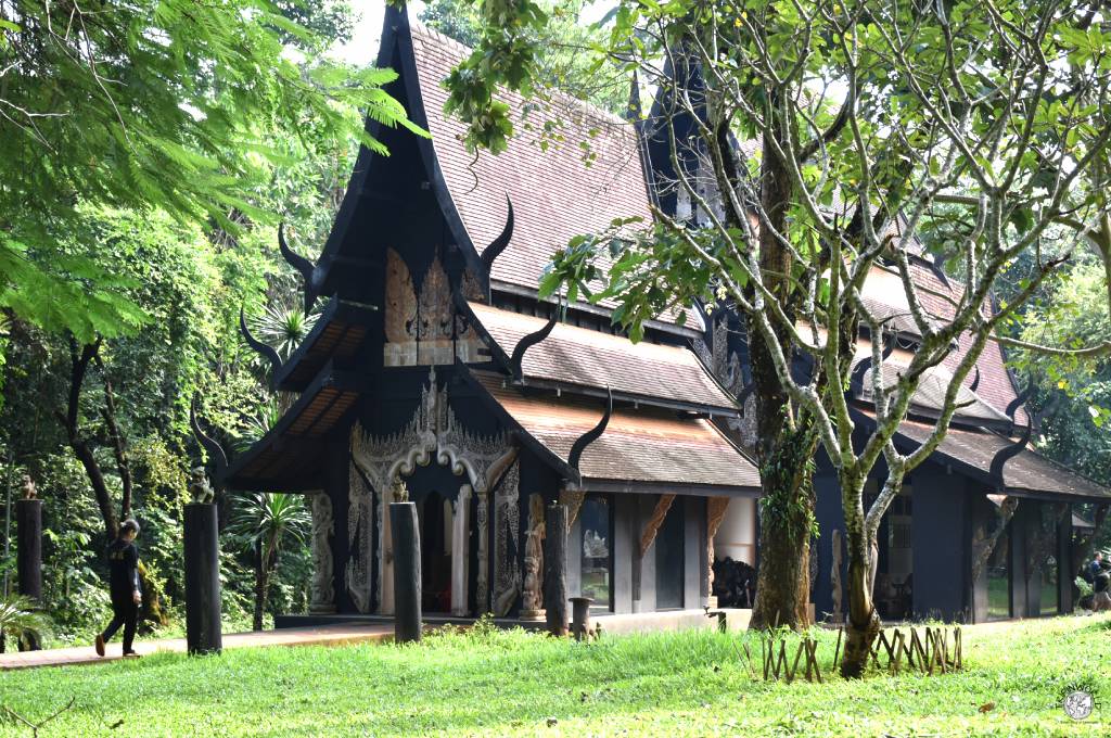 cattedrale museo baan dam chiang rai