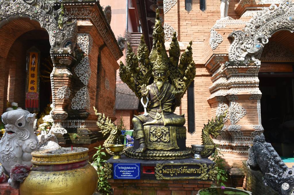 statue buddiste templi di chiang mai