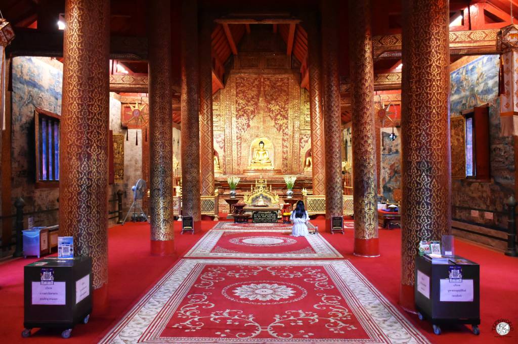 wat phra singh interno viharn lai kham templi di chiang mai