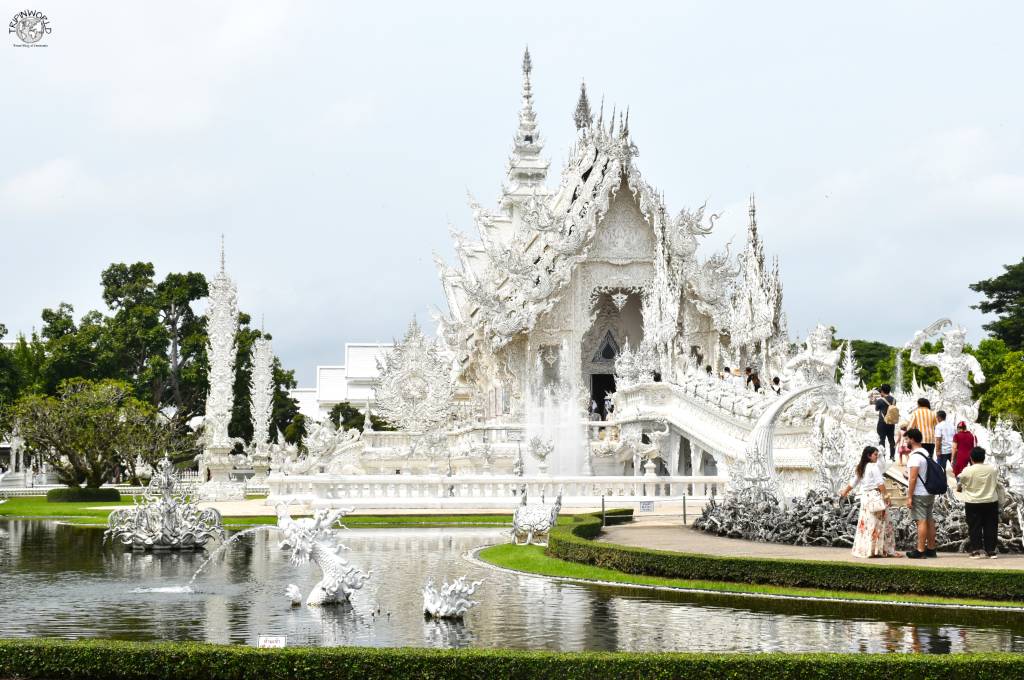 ubosot wat rong khun chiang rai 