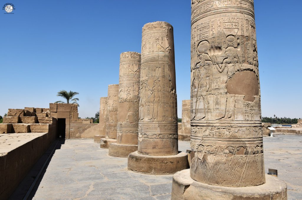 kôm ombo colonne esterne