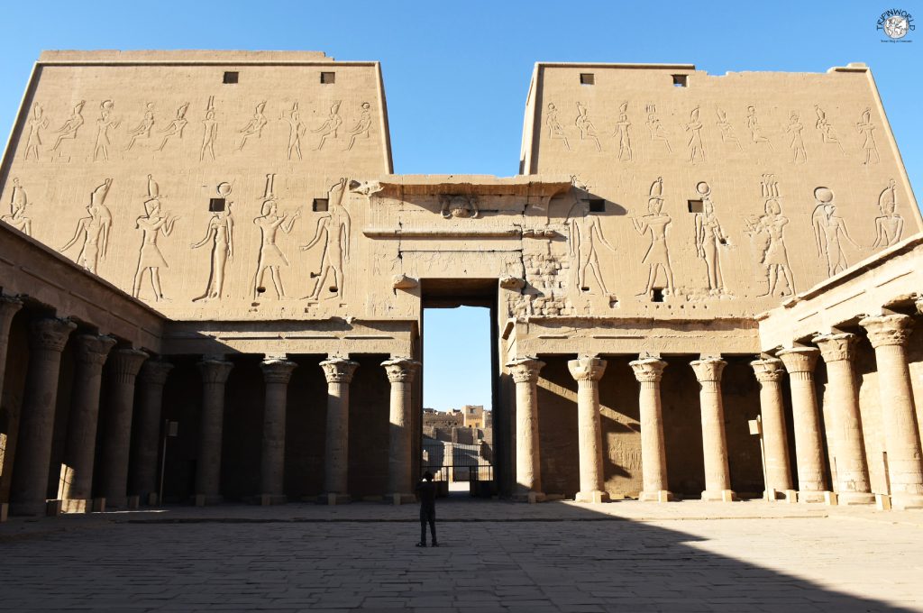 tempio di edfu cortile interno