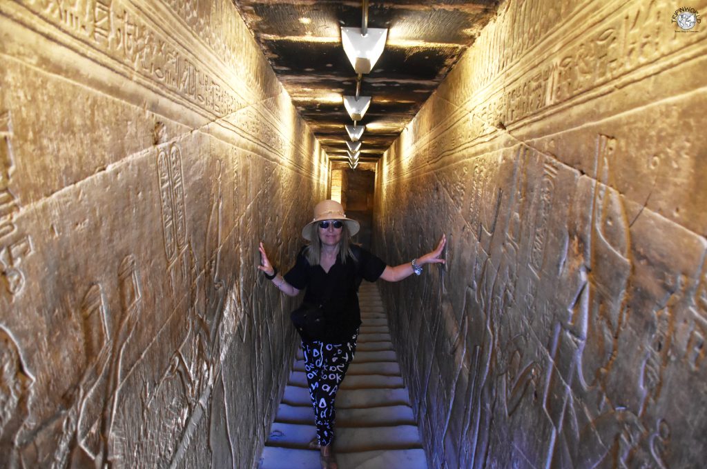 i corridoi interni di edfu 