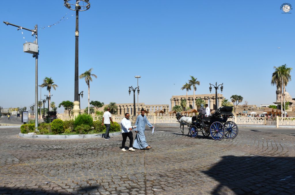 piazza del tempio di luxor