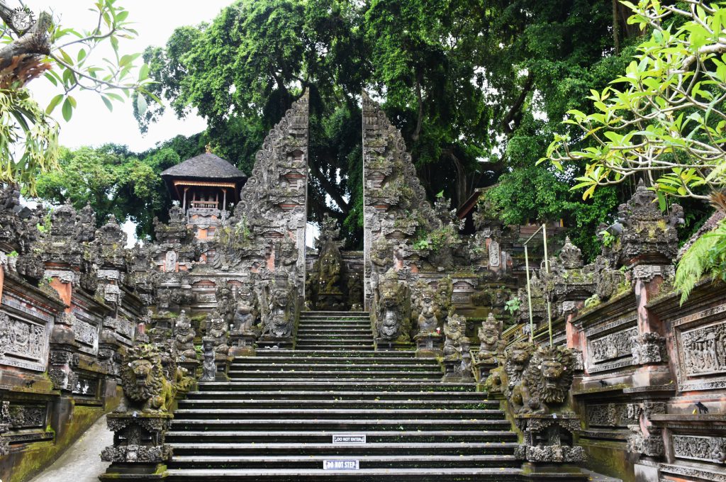 scalinata accesso pura dalem ubud templi di bali scalinata accesso pura dalem ubud templi di bali