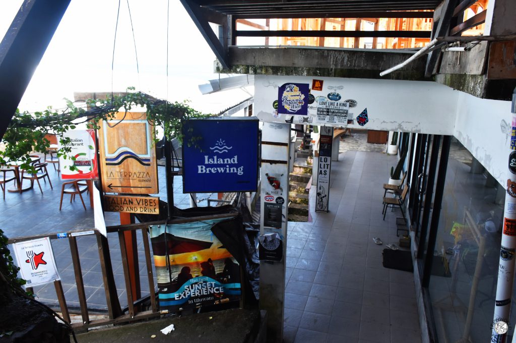 bali negozi verso la spiaggia di suluban bali negozi verso la spiaggia di suluban