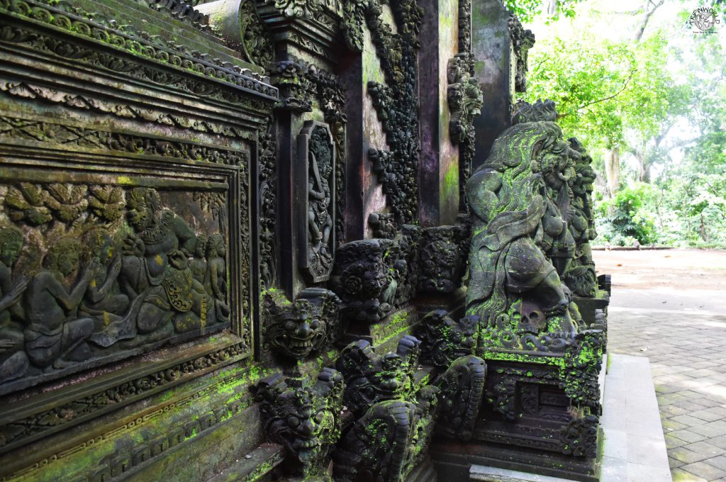 particolari dei templi della foresta delle scimmia a ubud particolari dei templi della foresta delle scimmia a ubud