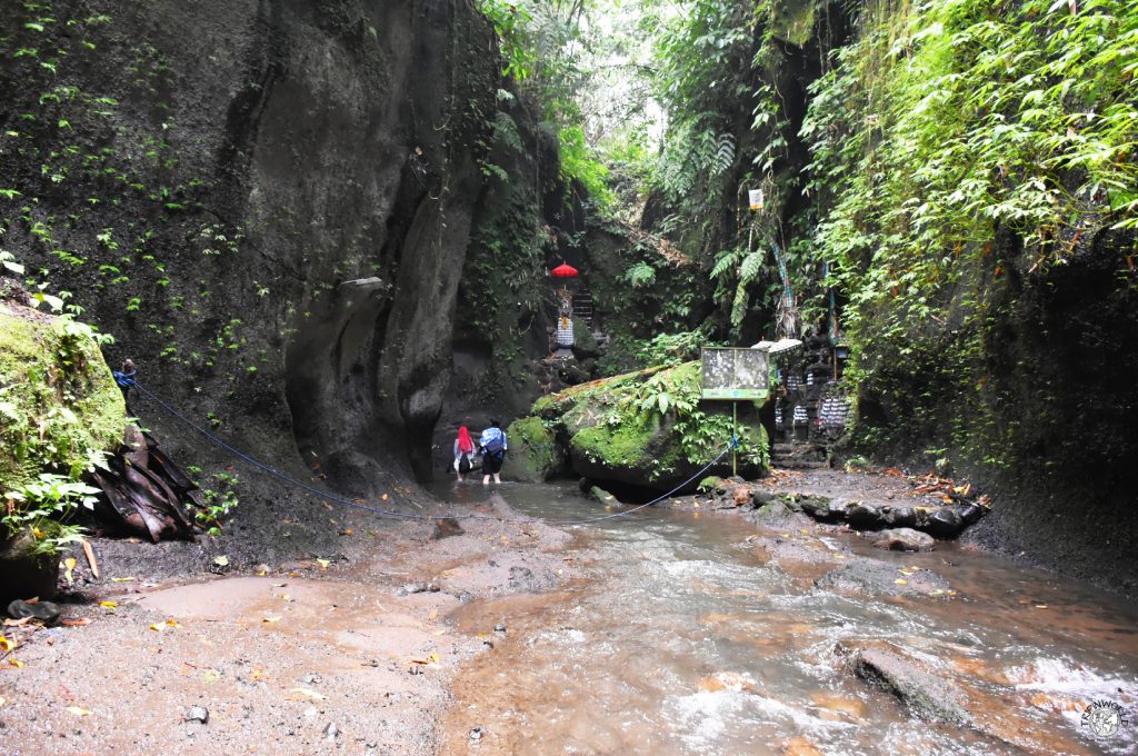 percorso in acqua cascate di bali tukad cepung percorso in acqua cascate di bali tukad cepung