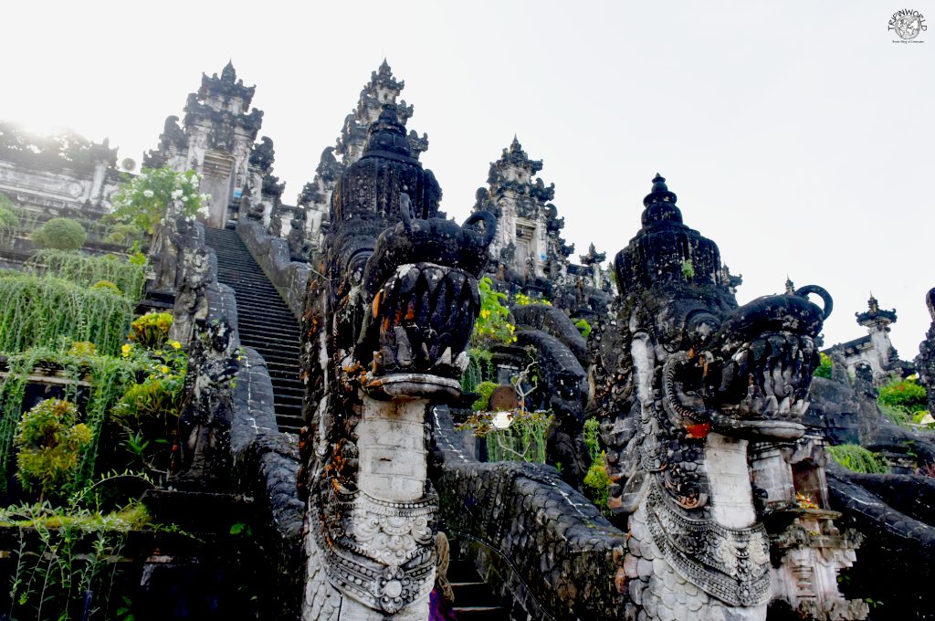 templi di bali scalinate sorvegliate dai naga pura penataran agung lempuyang templi di bali scalinate sorvegliate dai naga pura penataran agung lempuyang