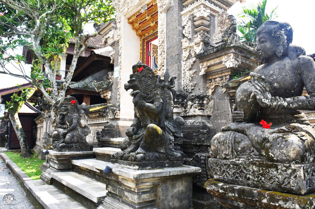 ubud decorazioni lungo le vie ubud decorazioni lungo le vie