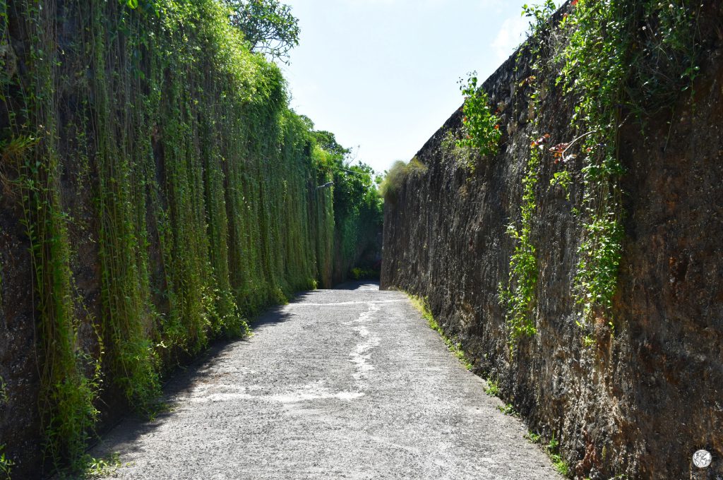strada verso la spiaggia di gunung payung strada verso la spiaggia di gunung payung