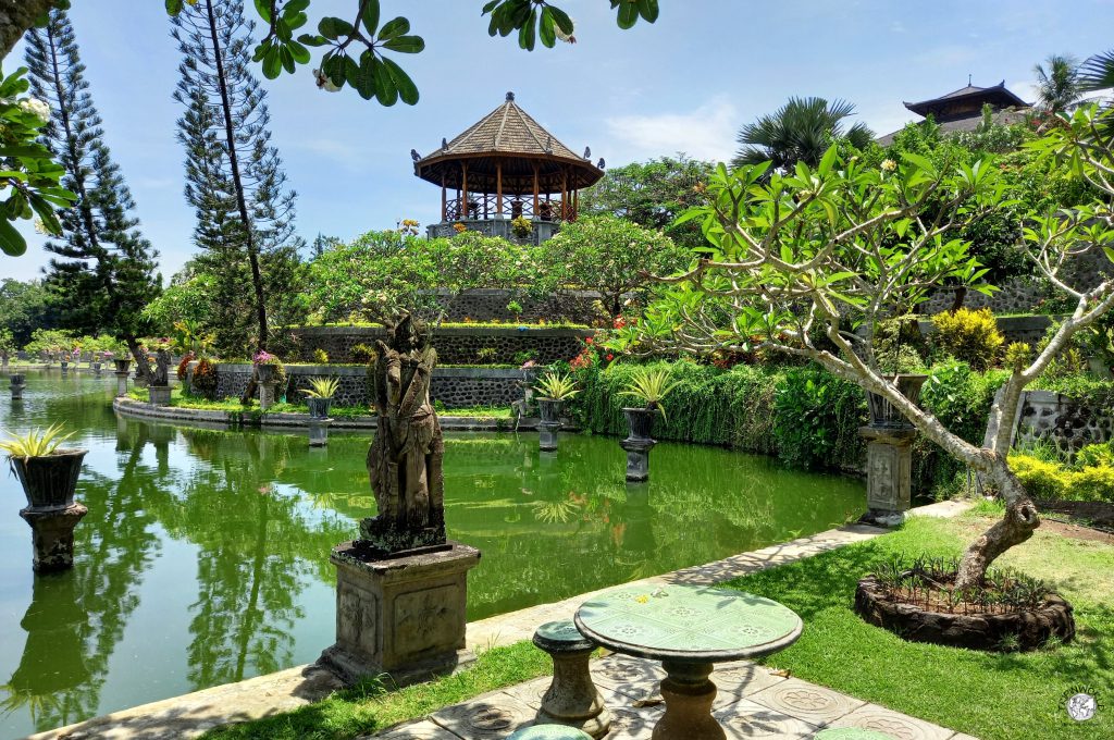 cose da vedere a bali bale bengong e giardini taman ujung 
