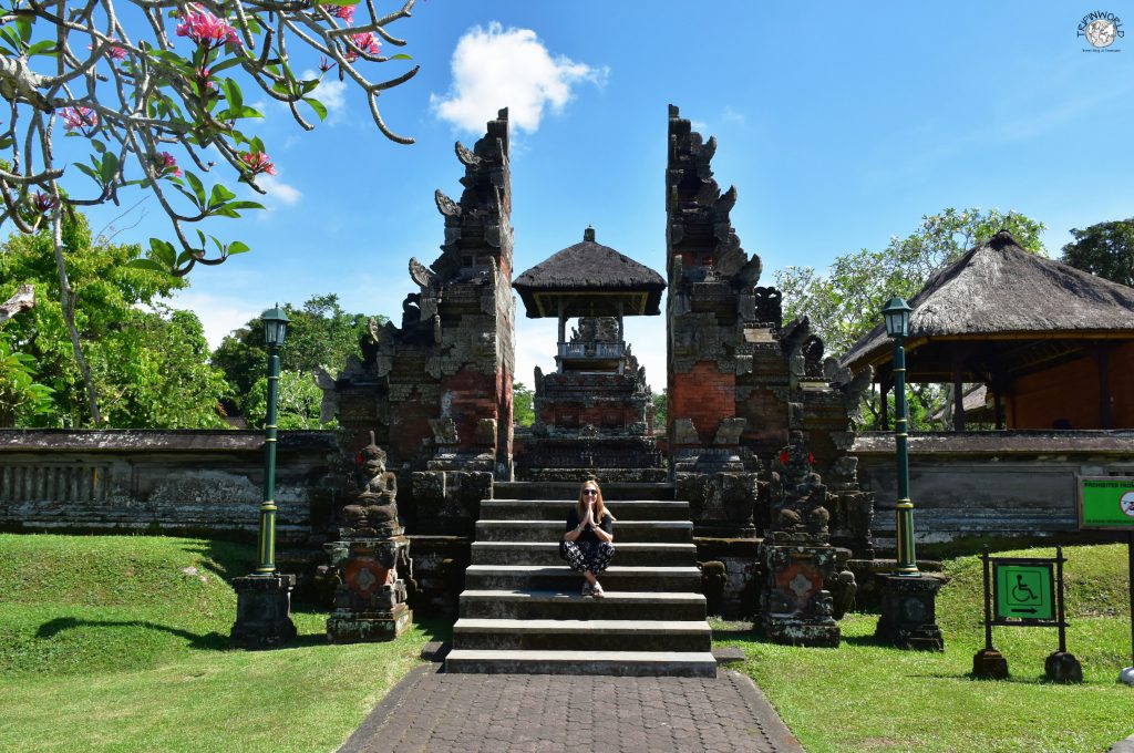 porta e bale kul kul pura taman ayun templi di bali porta e bale kul kul pura taman ayun templi di bali