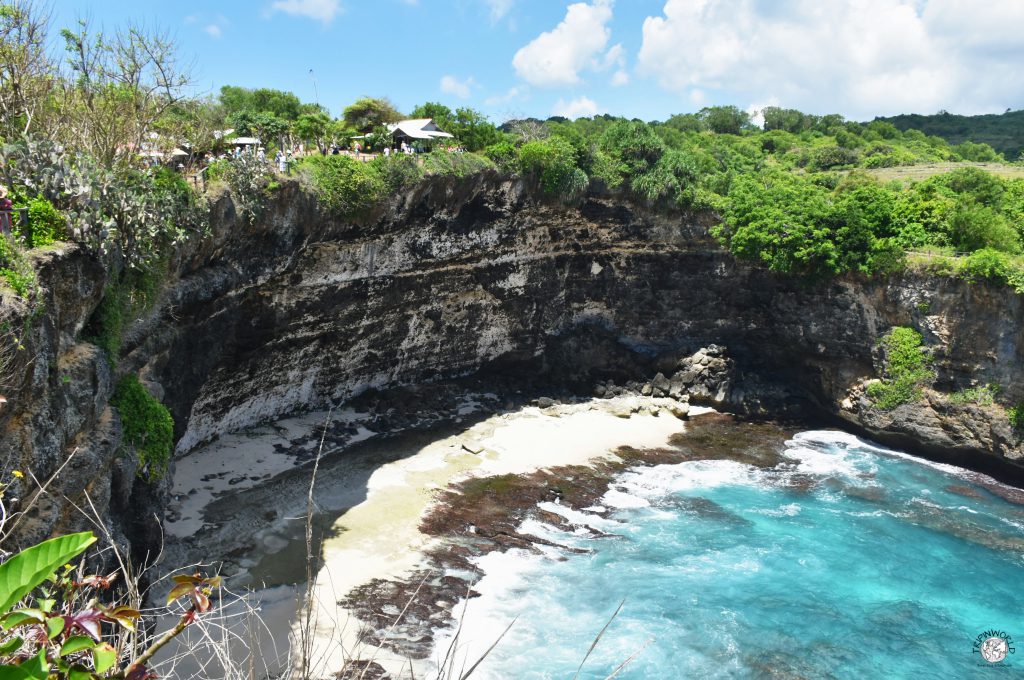 broken beach nusa penida