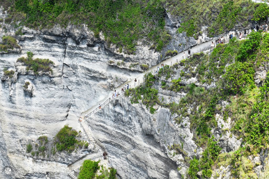 scalinata per diamond beach nusa penida