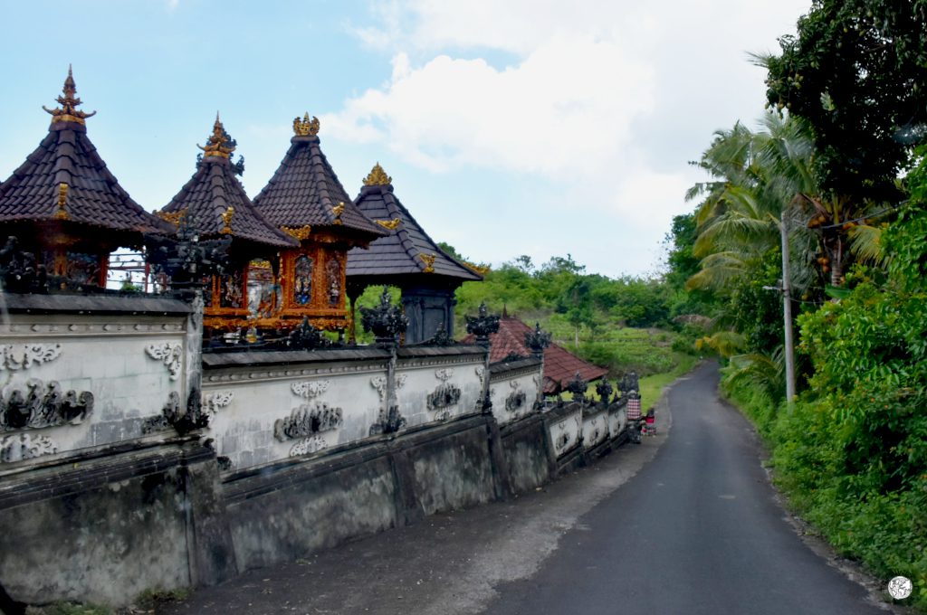 un tempio di nusa penida