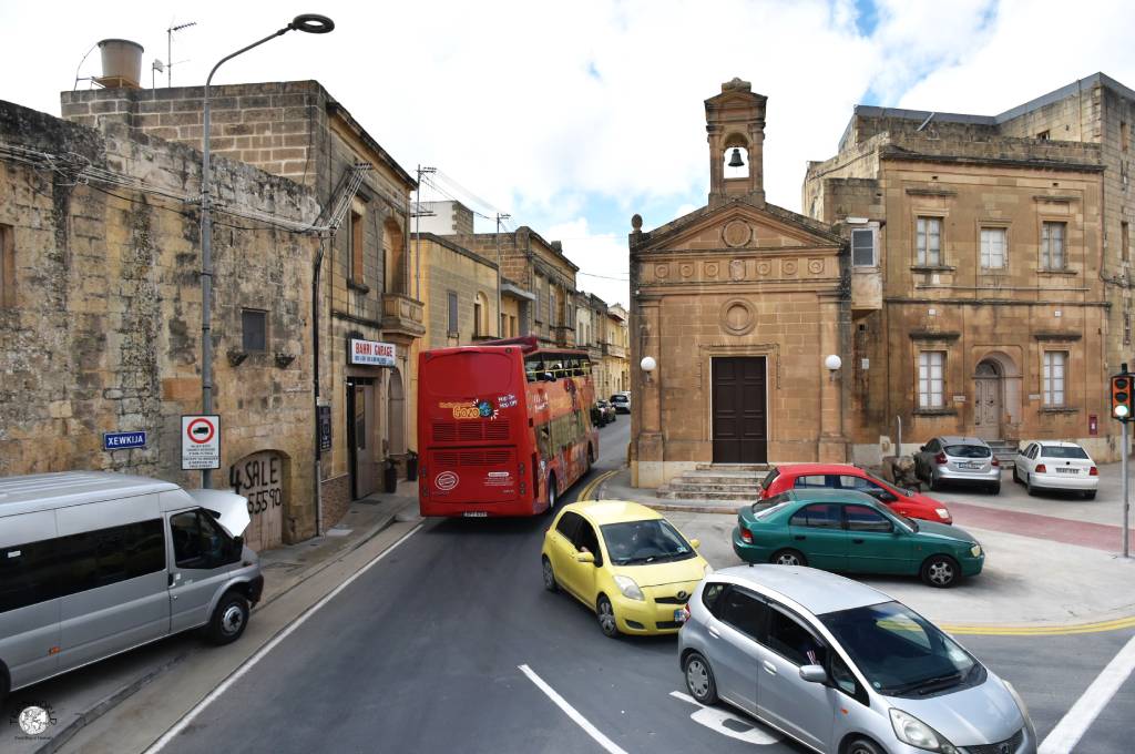 bus hop-on hop-off gozo