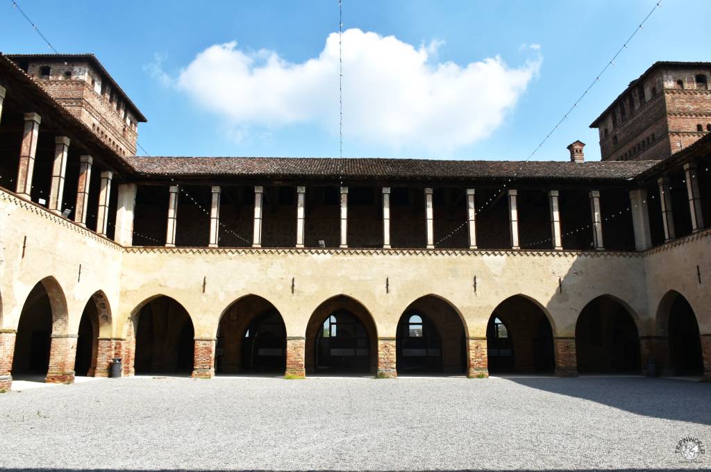 portici del cortile del castello visconteo di pandino portici del cortile del castello visconteo di pandino
